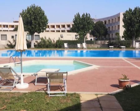 Villetta A Schiera In Villaggio Metatur เมตาปอนโต ภายนอก รูปภาพ